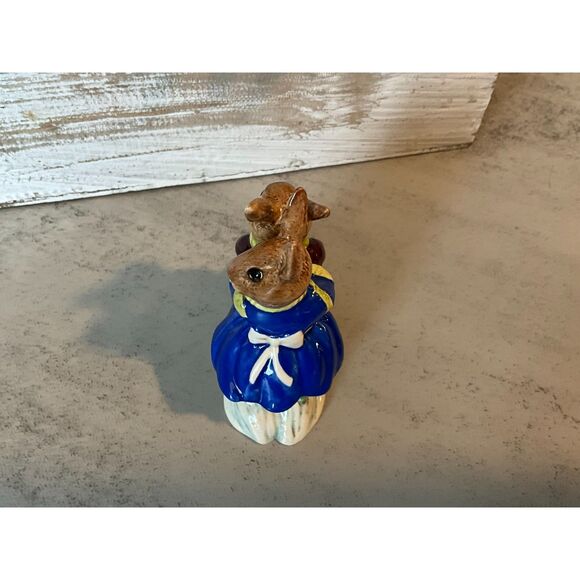 Royal Doulton Bunnykins Sleigh Ride Figurine 1972 so sweet - Picture 5 of 6